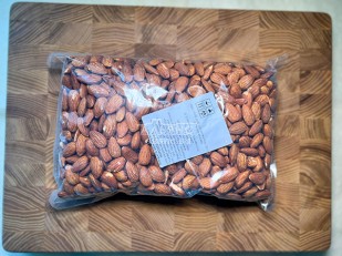 Орехи: Миндаль жарено-соленый